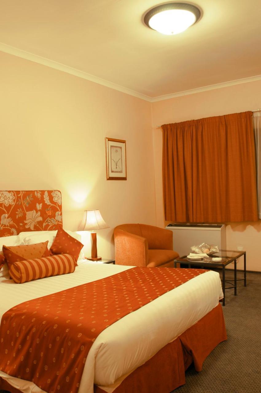 Crossroads Hotel Lilongwe Exterior photo
