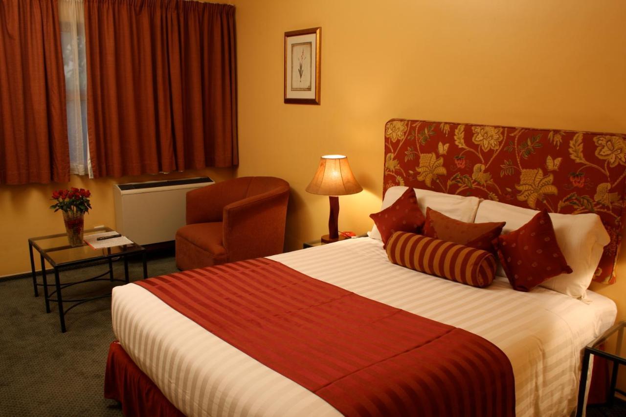 Crossroads Hotel Lilongwe Exterior photo
